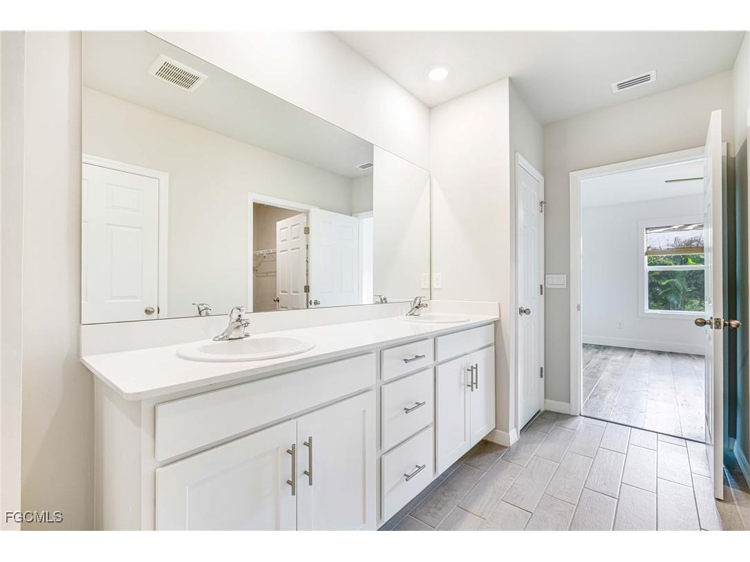 2788 Star Coral Drive North Fort Myers FL 33903 2025007753 image24