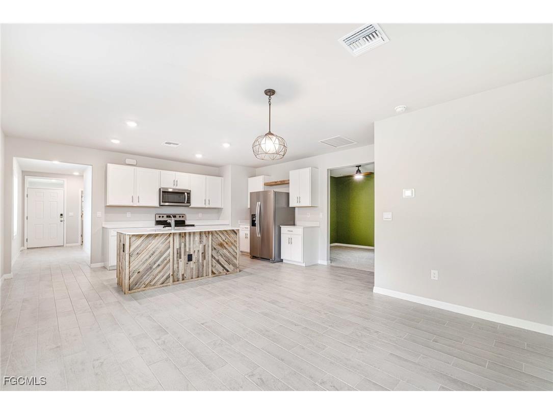 2788 Star Coral Drive North Fort Myers FL 33903 2025007753 image4