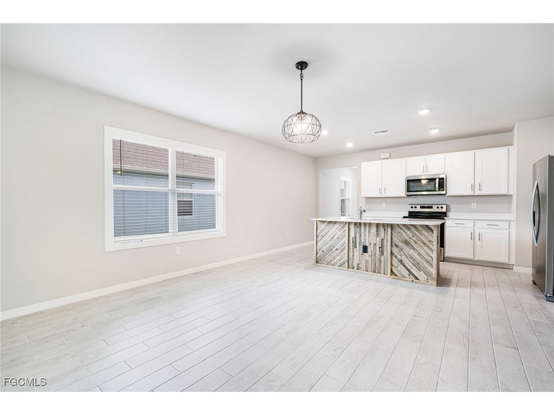 2788 Star Coral Drive North Fort Myers FL 33903 2025007753 image8