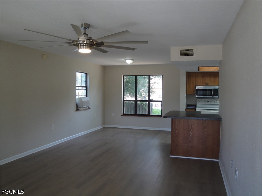 279 Hubbard Avenue North Fort Myers FL 33917 2026020729 image2