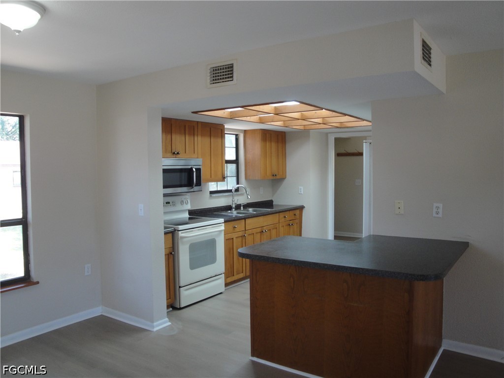 279 Hubbard Avenue North Fort Myers FL 33917 2026020729 image3