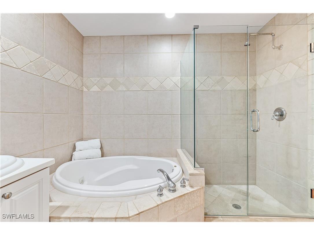 2790 Kings Lake Boulevard #202 Naples FL 34112 225076213 image17