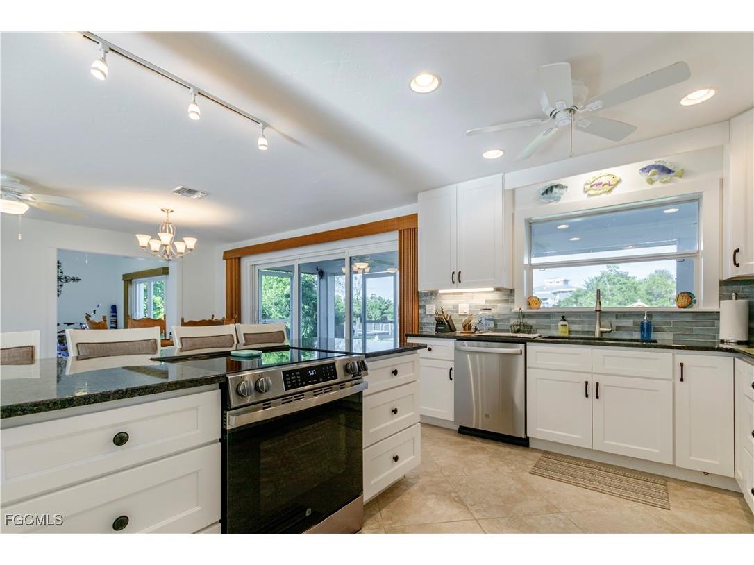 2790 Teal Court Saint James City FL 33956 2025016176 image13