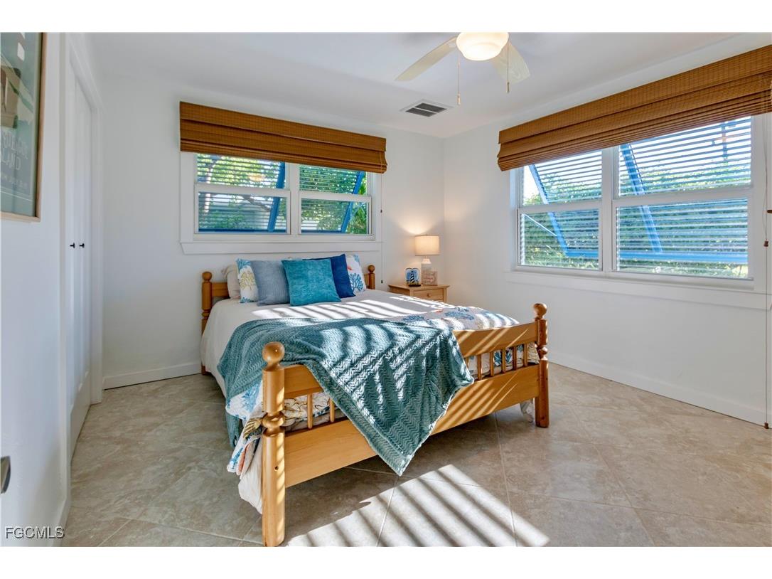 2790 Teal Court Saint James City FL 33956 2025016176 image17