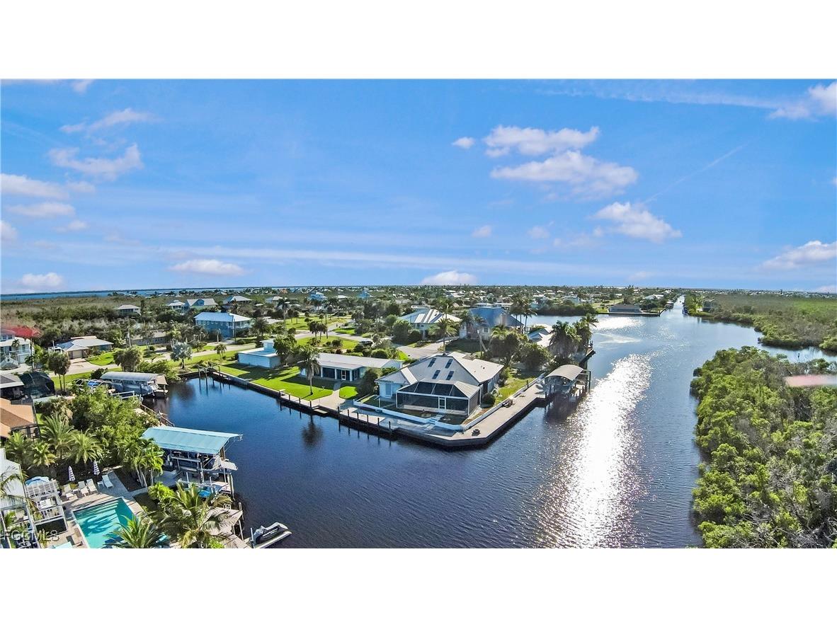 2790 Teal Court Saint James City FL 33956 2025016176 image4