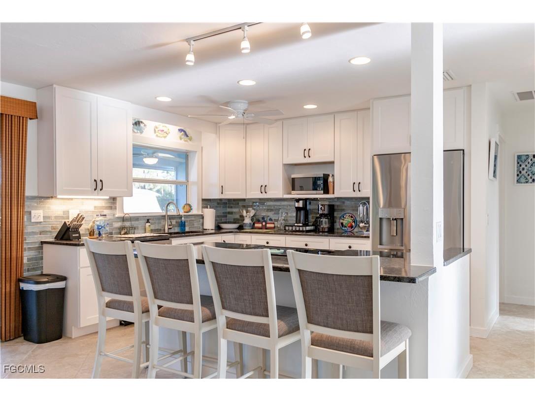 2790 Teal Court Saint James City FL 33956 2025016176 image9