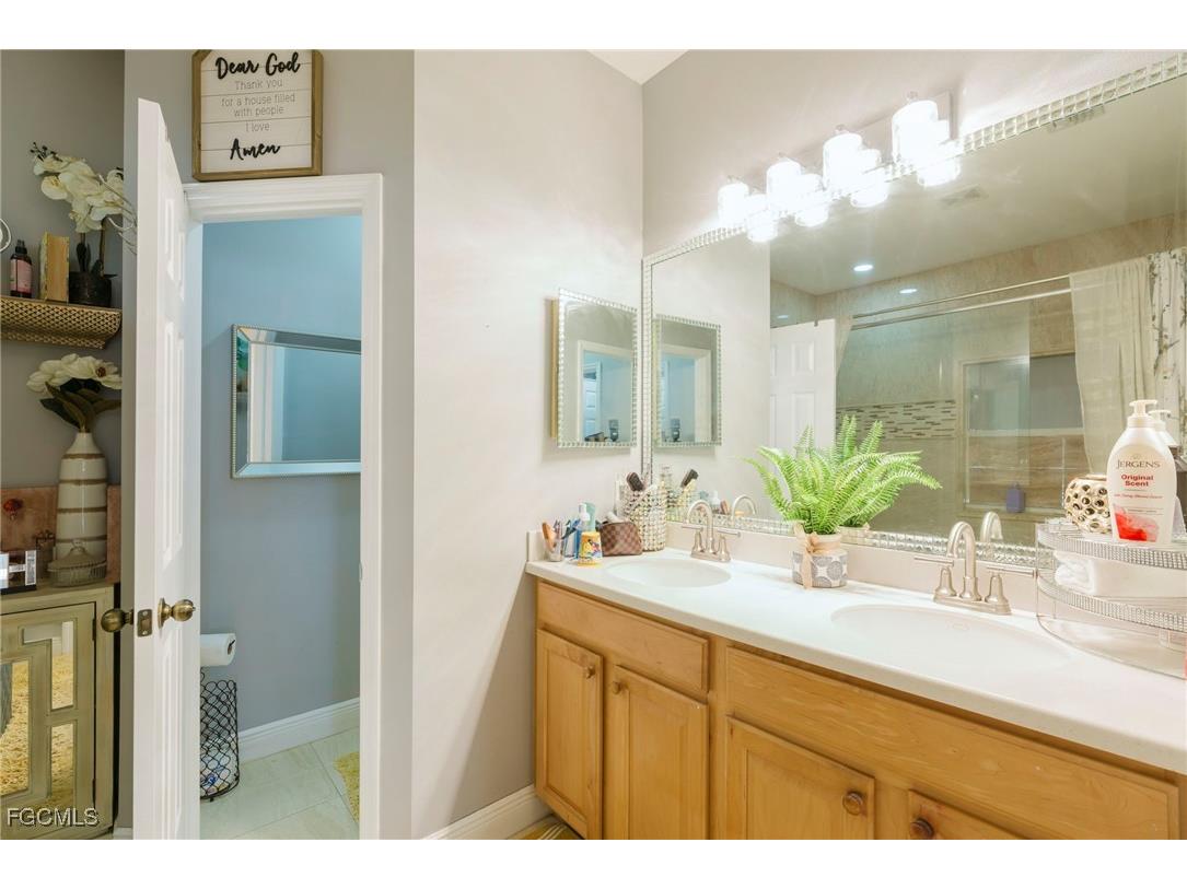 2793 Amberwood Court Naples FL 34120 2025006708 image11