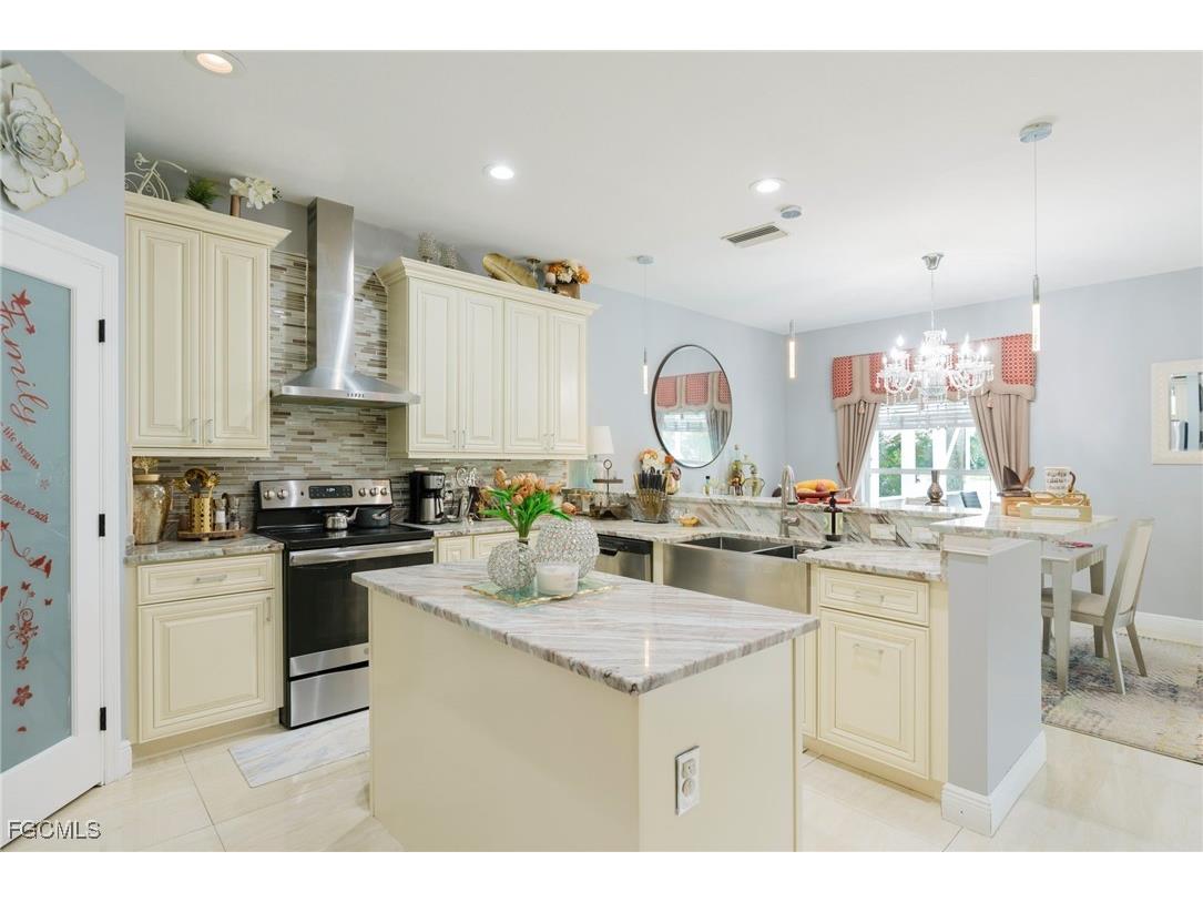 2793 Amberwood Court Naples FL 34120 2025006708 image6