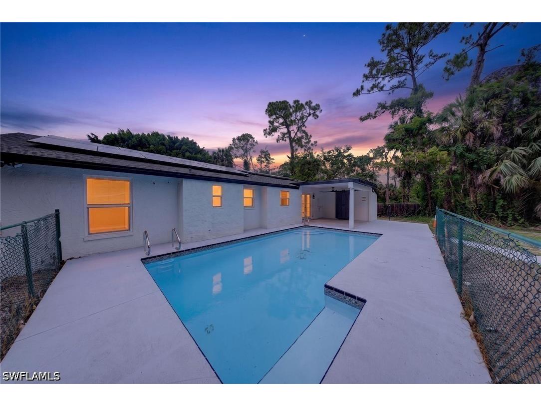280 1st Street NW Naples FL 34120 226021433 image2