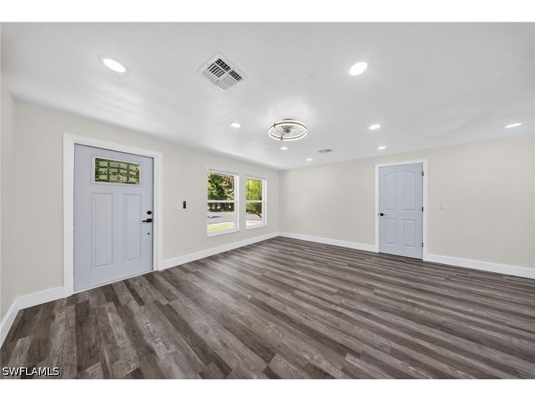 280 1st Street NW Naples FL 34120 226021433 image9