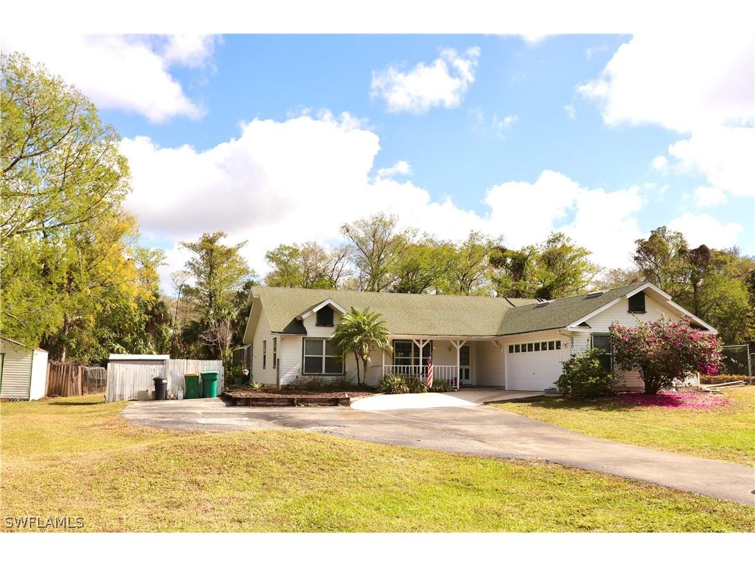 280 21st Street SW Naples FL 34117 223000349 image1