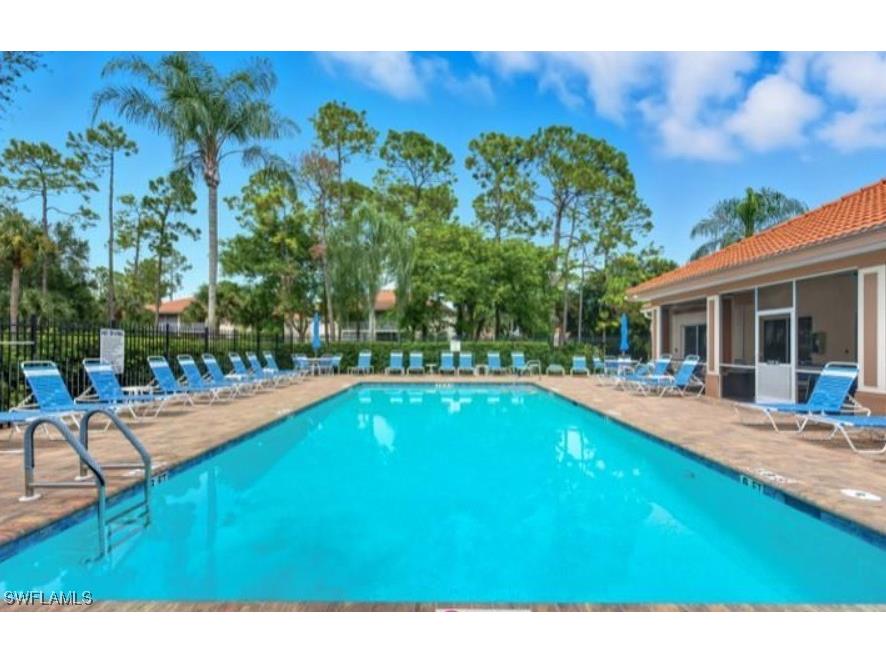 280 Robin Hood Circle #102 Naples FL 34104 225072883 image1