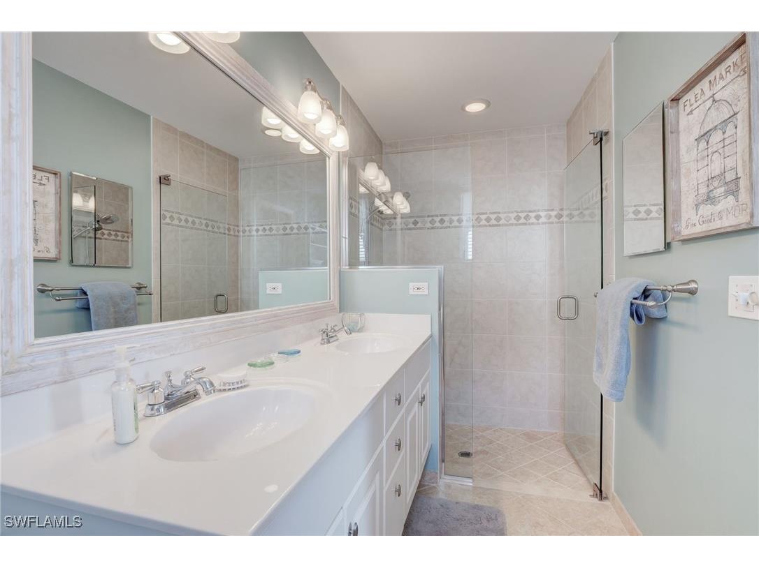 280 Robin Hood Circle #102 Naples FL 34104 225072883 image10