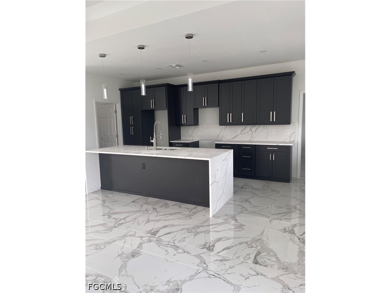 2800 Anita Avenue N Lehigh Acres FL 33971 2026014513 image2