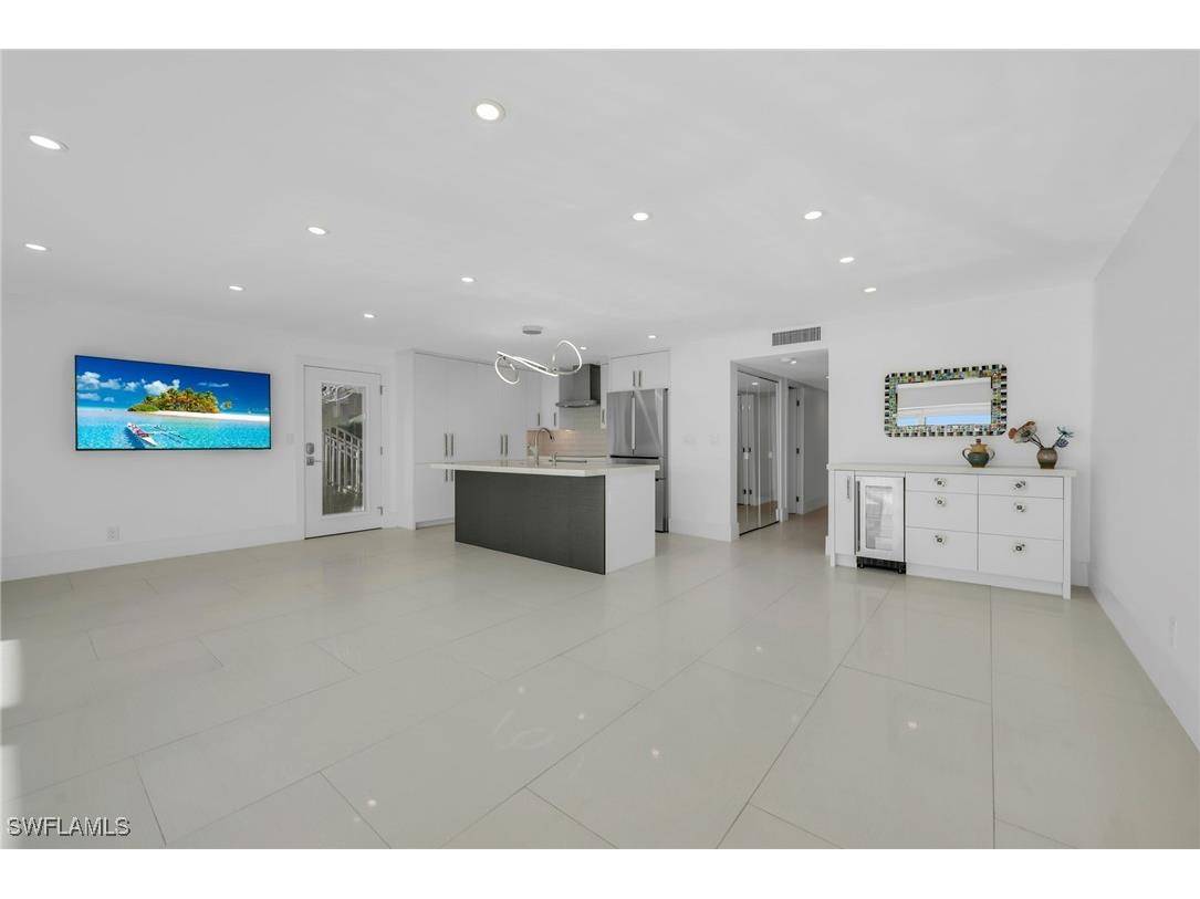 2800 Gulf Shore Boulevard N #101 Naples FL 34103 225075018 image5