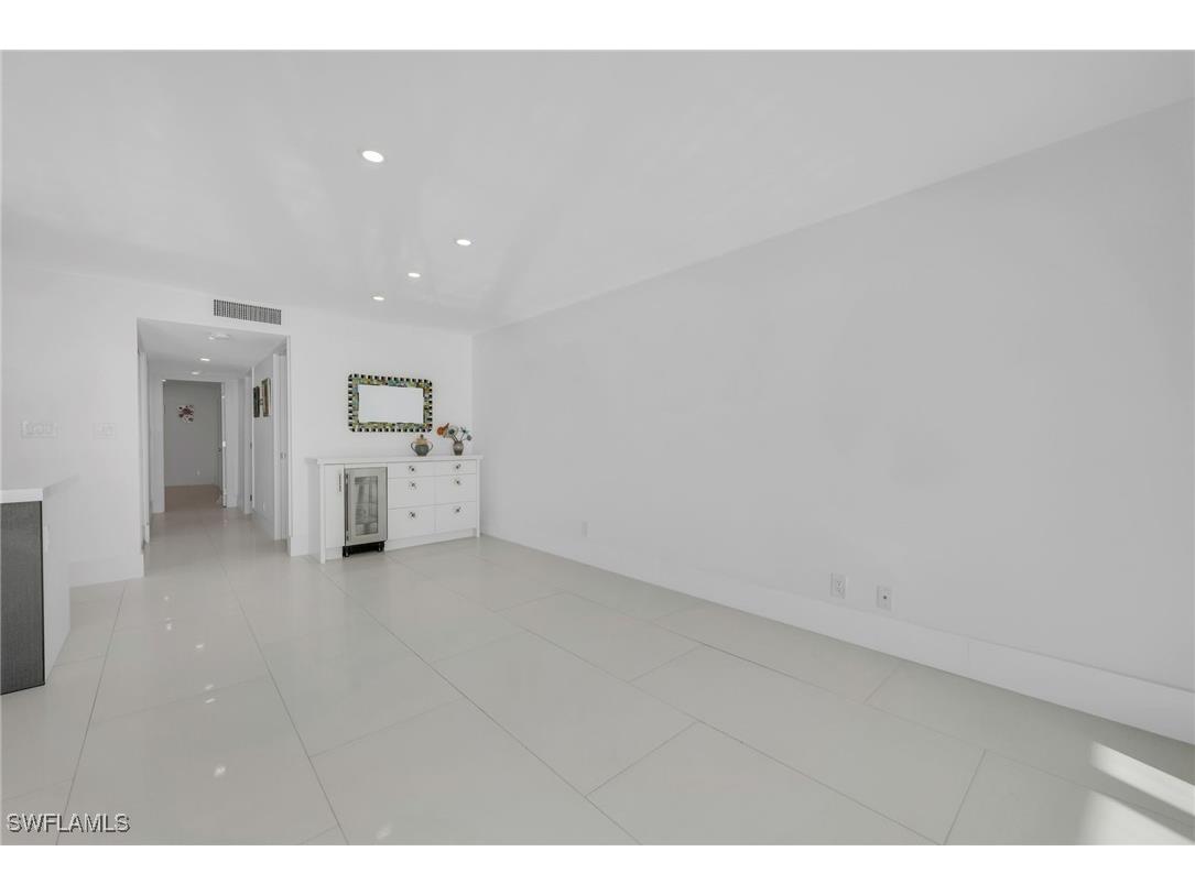 2800 Gulf Shore Boulevard N #101 Naples FL 34103 225075018 image6