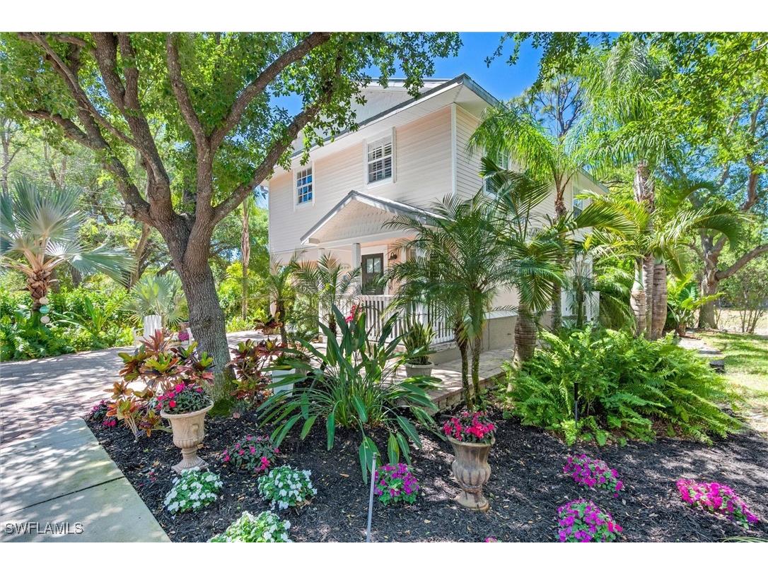2800 Lakeview Drive #5 Naples FL 34112 225080240 image2