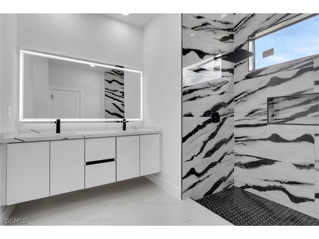 2800 NE 4th Place Cape Coral FL 33909 2026011651 image13