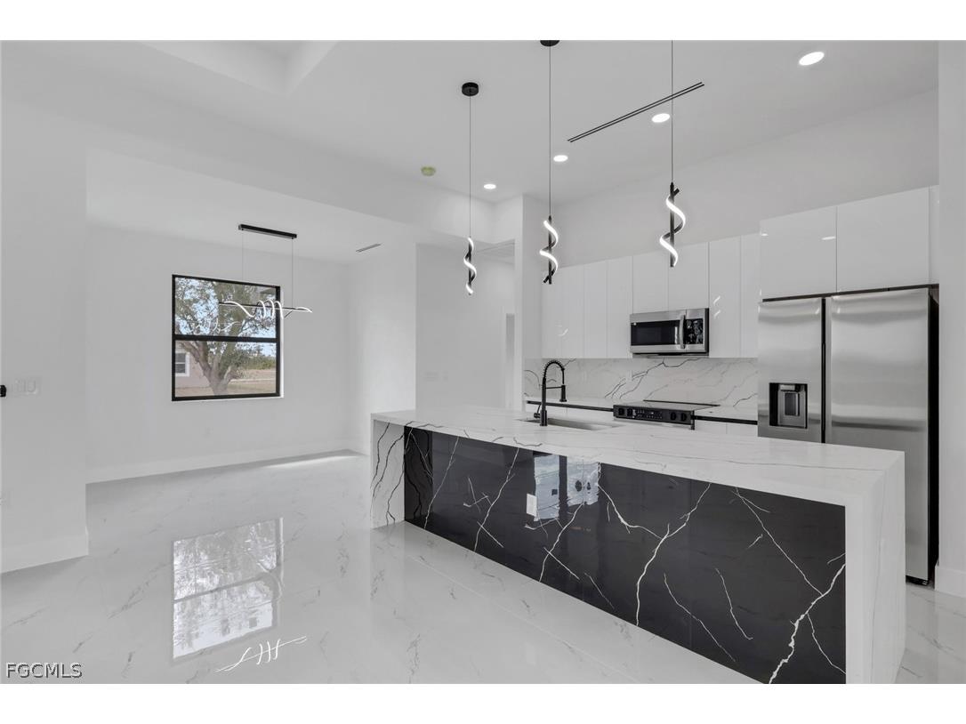 2800 NE 4th Place Cape Coral FL 33909 2026011651 image5