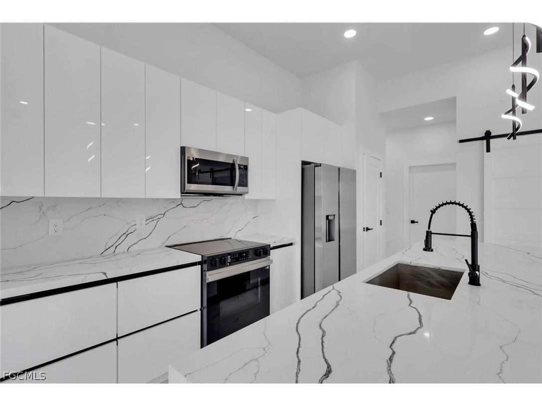 2800 NE 4th Place Cape Coral FL 33909 2026011651 image7