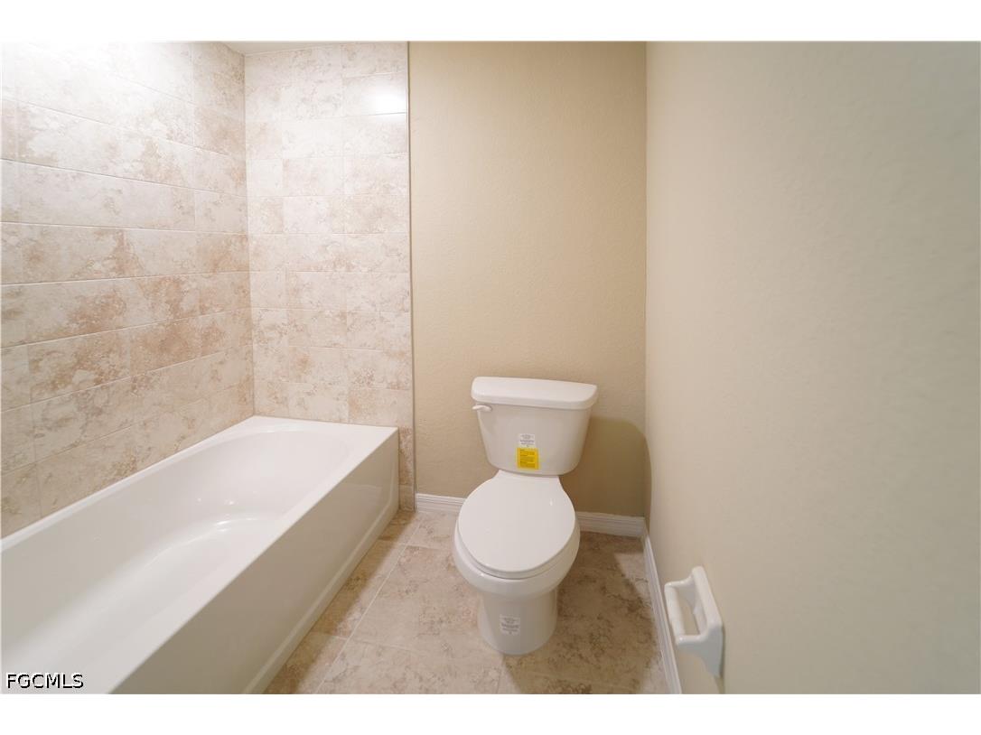 2800 NW 25th Terrace Cape Coral FL 33993 2026017791 image16