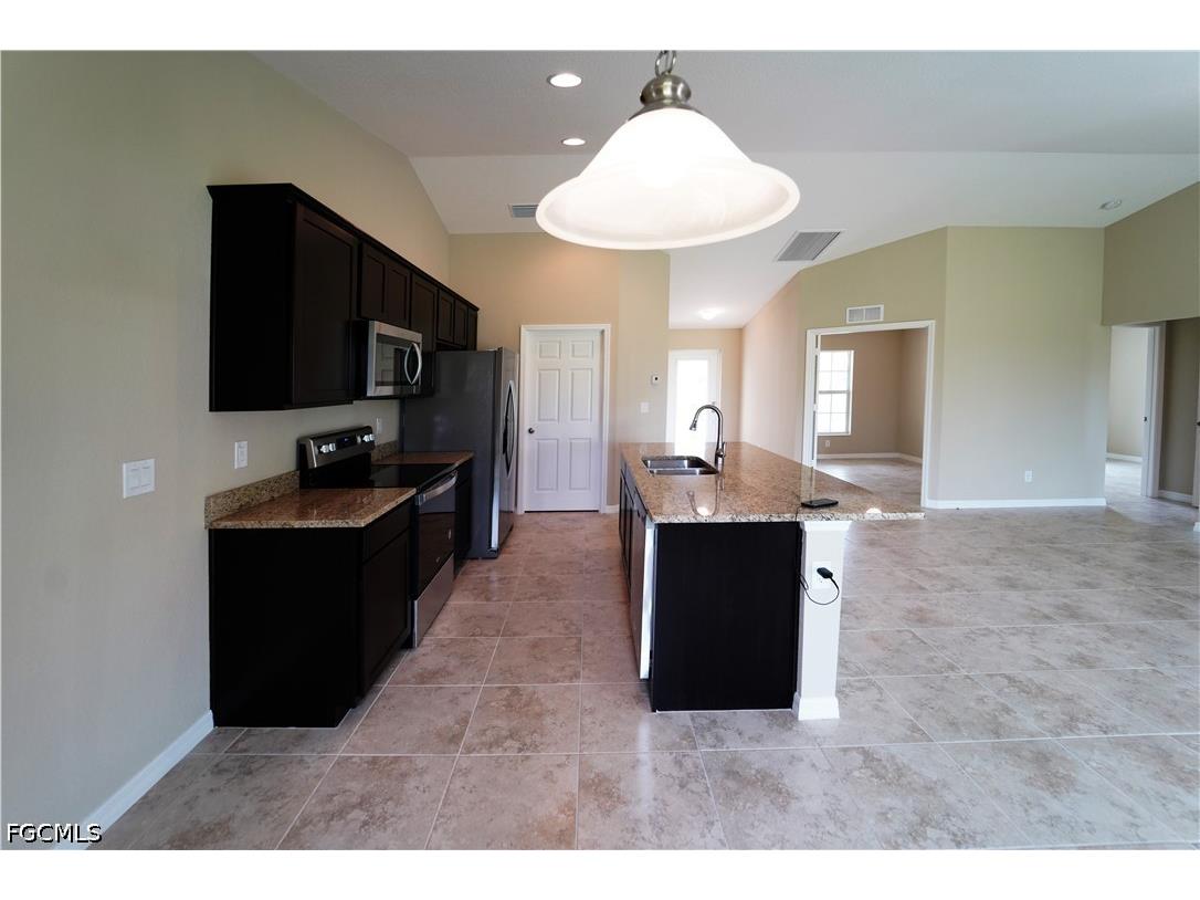2800 NW 25th Terrace Cape Coral FL 33993 2026017791 image2