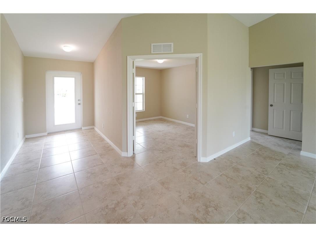 2800 NW 25th Terrace Cape Coral FL 33993 2026017791 image6