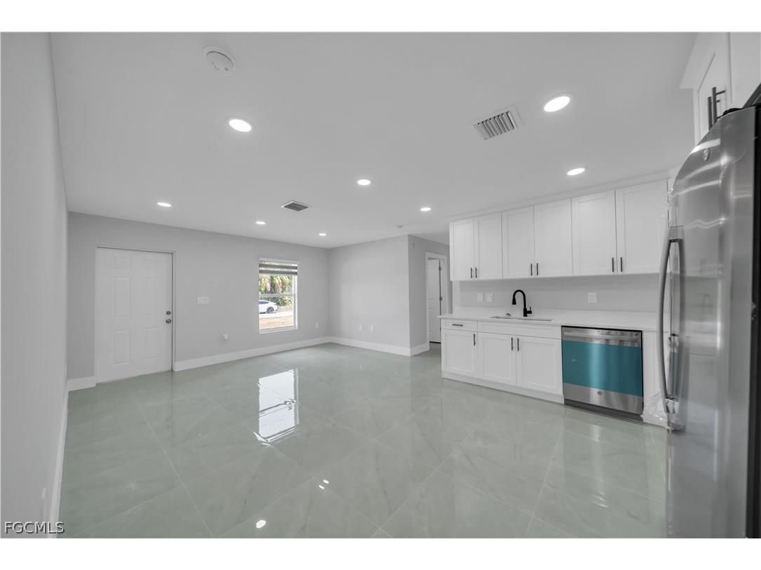 2801 42nd Street W Lehigh Acres FL 33971 2026009194 image4