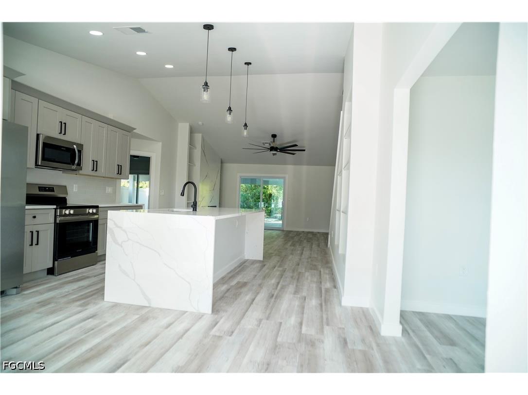 2801 Flora Avenue N Lehigh Acres FL 33971 2026021259 image3