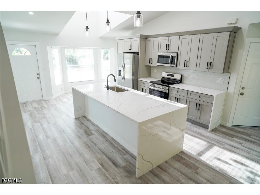 2801 Flora Avenue N Lehigh Acres FL 33971 2026021259 image5
