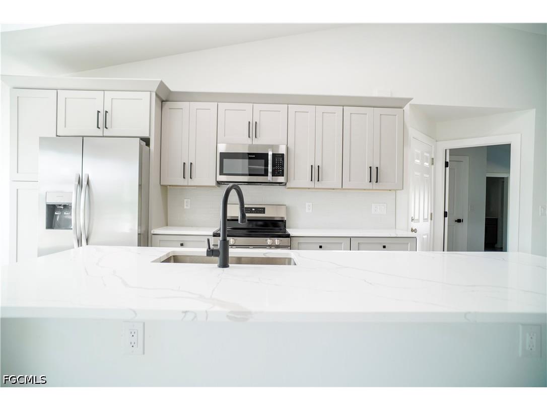 2801 Flora Avenue N Lehigh Acres FL 33971 2026021259 image7