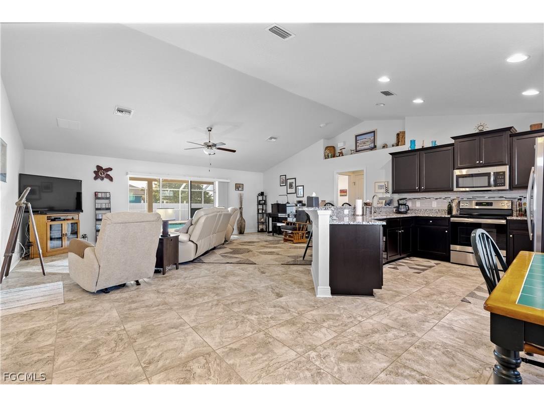 2801 NW 2nd Place Cape Coral FL 33993 2026009010 image13