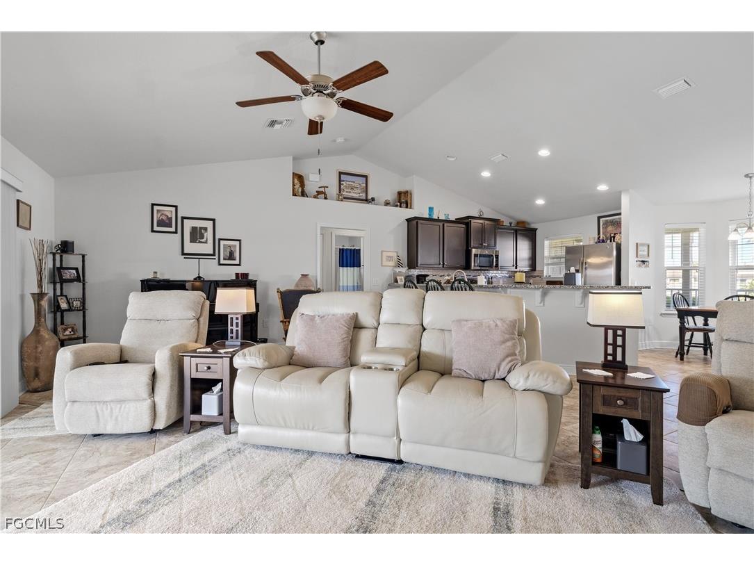 2801 NW 2nd Place Cape Coral FL 33993 2026009010 image15