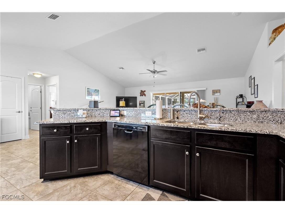 2801 NW 2nd Place Cape Coral FL 33993 2026009010 image7