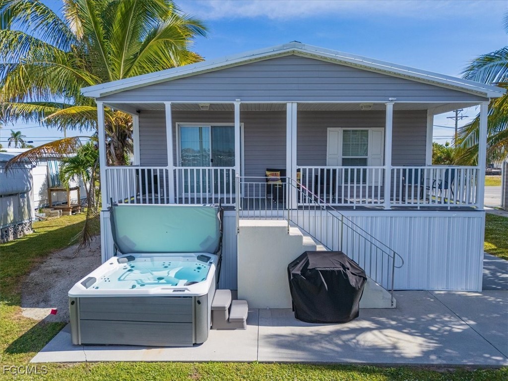 2801 York Road Saint James City FL 33956 2025021167 image1