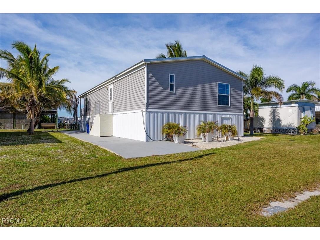 2801 York Road Saint James City FL 33956 2025021167 image18