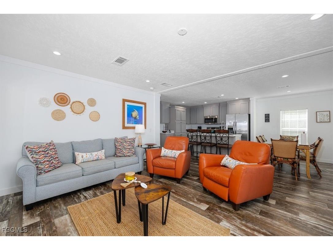 2801 York Road Saint James City FL 33956 2025021167 image2