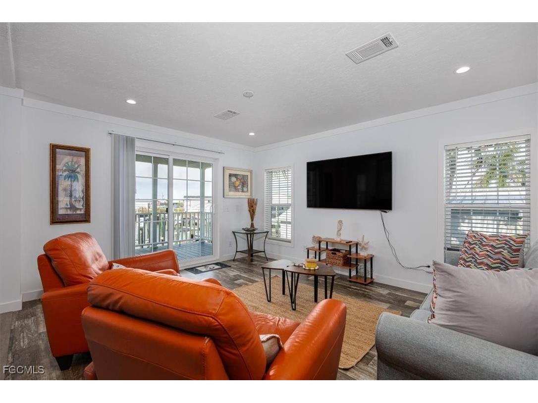 2801 York Road Saint James City FL 33956 2025021167 image3