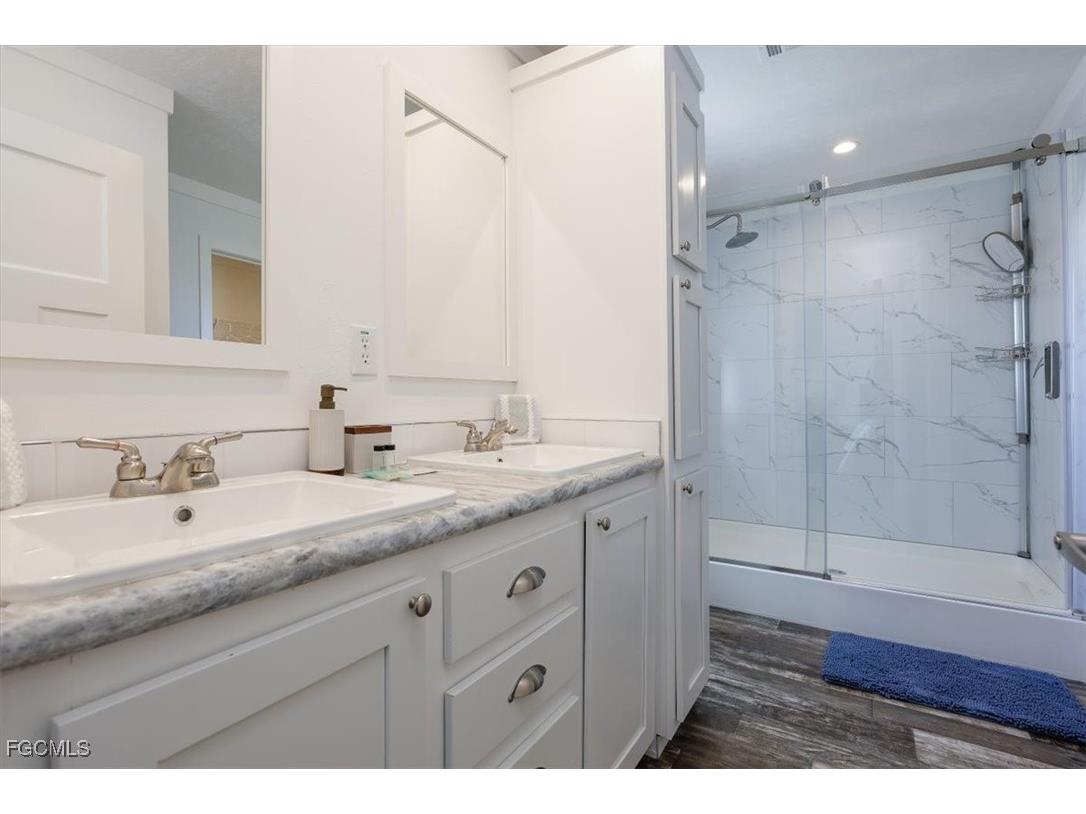 2801 York Road Saint James City FL 33956 2025021167 image8