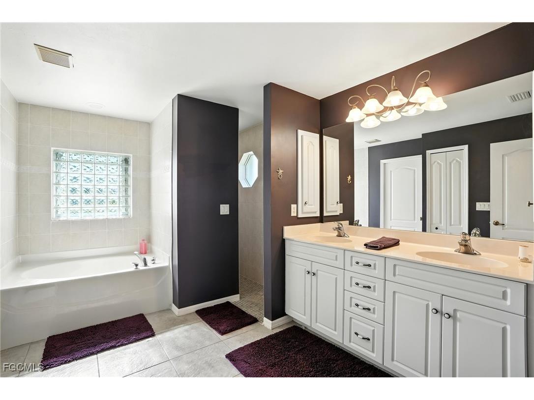 2802 SW 20th Avenue Cape Coral FL 33914 2025004960 image14