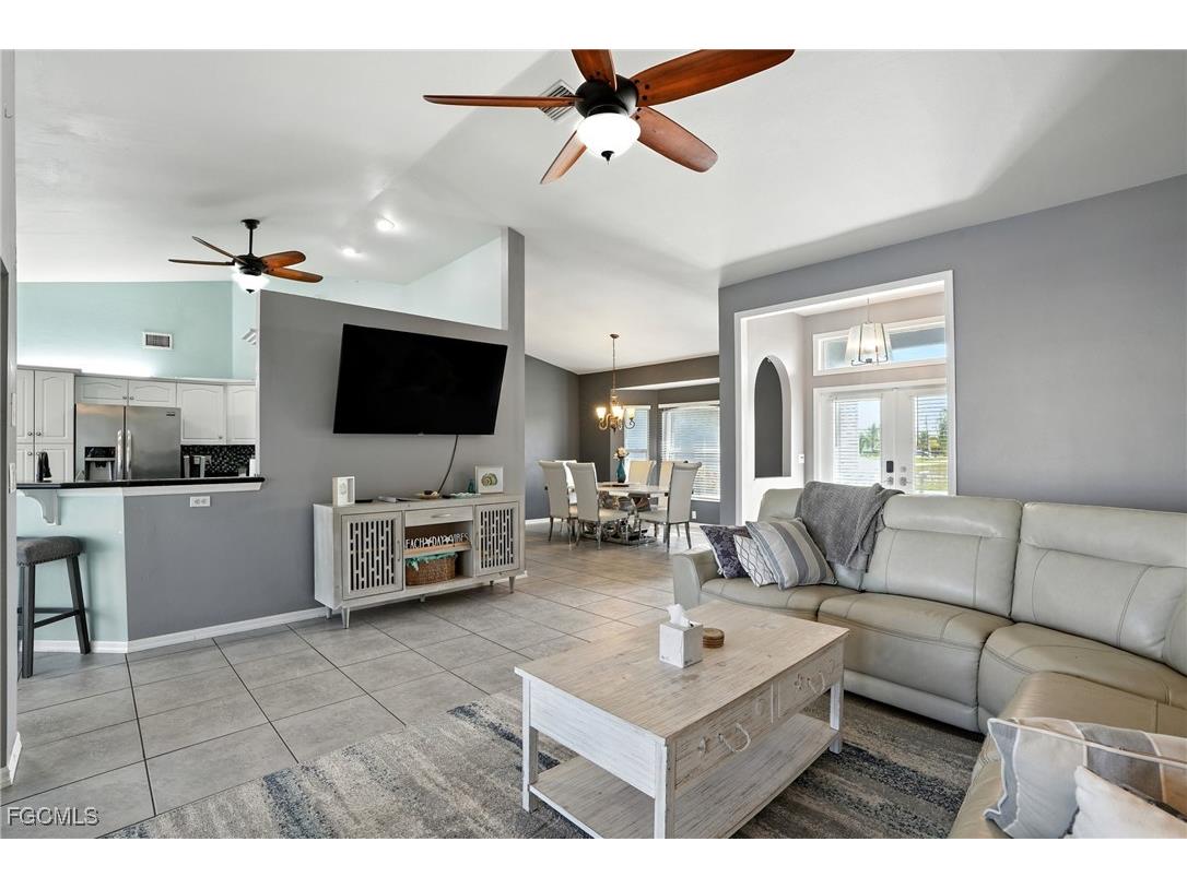 2802 SW 20th Avenue Cape Coral FL 33914 2025004960 image6