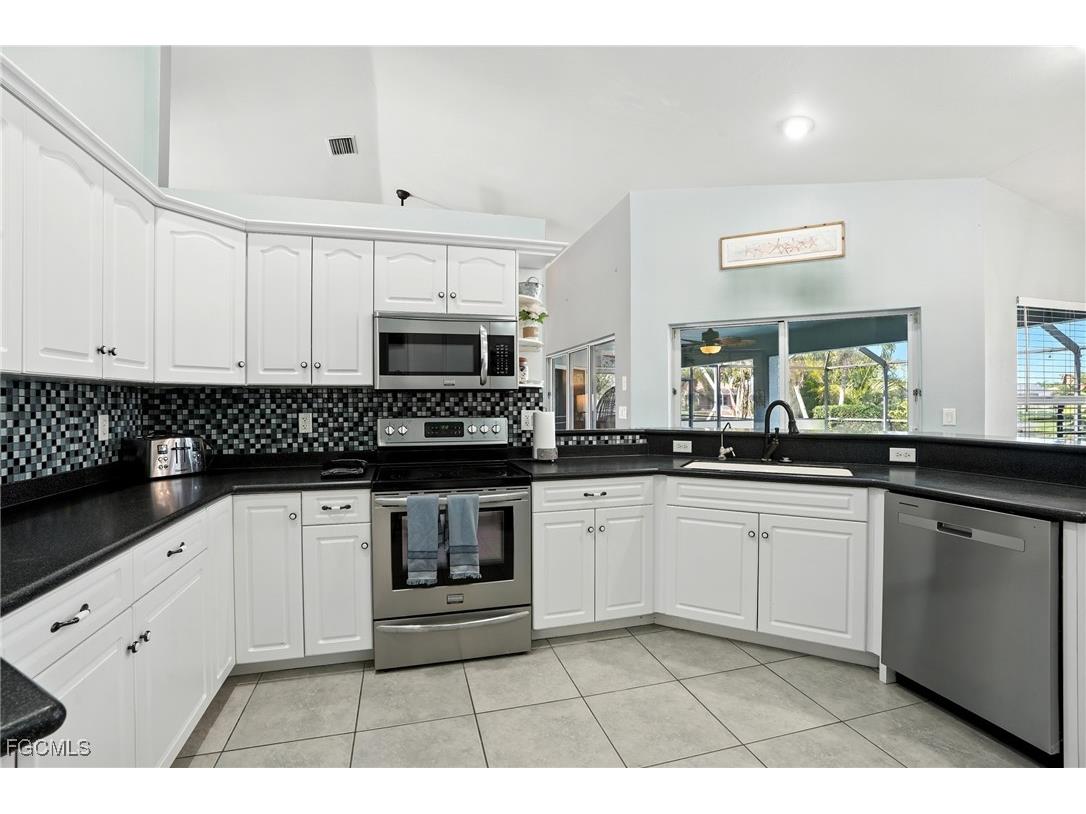 2802 SW 20th Avenue Cape Coral FL 33914 2025004960 image8