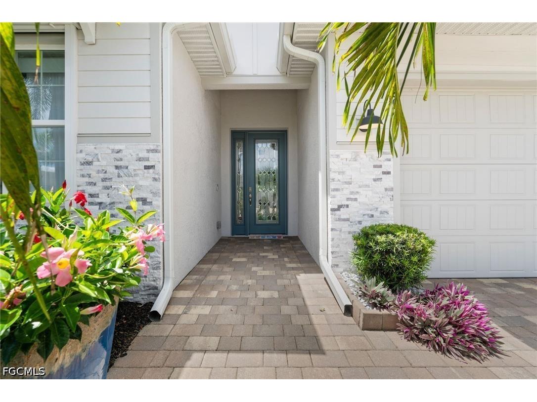 28024 Seasons Tide Avenue Bonita Springs FL 34135 2026025176 image2
