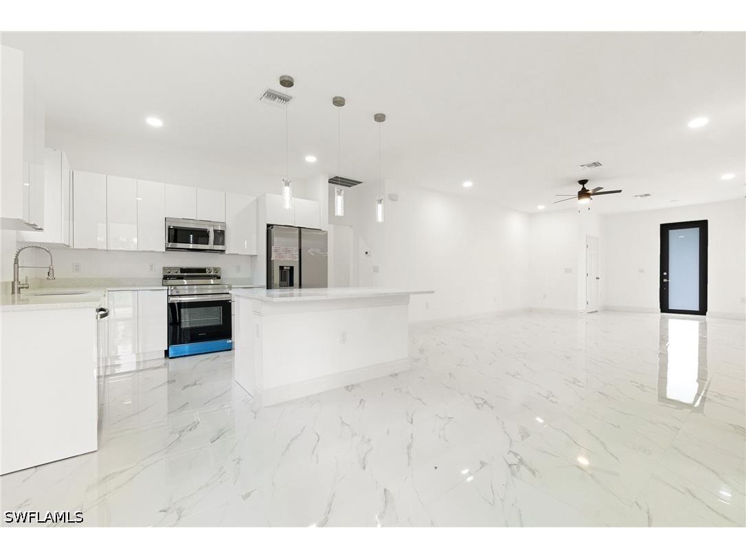 2803 E 13th Street Lehigh Acres FL 33972 226017967 image1