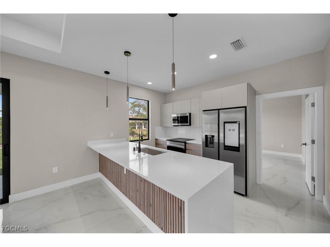 2804 10th Street W Lehigh Acres FL 33971 2026006075 image8