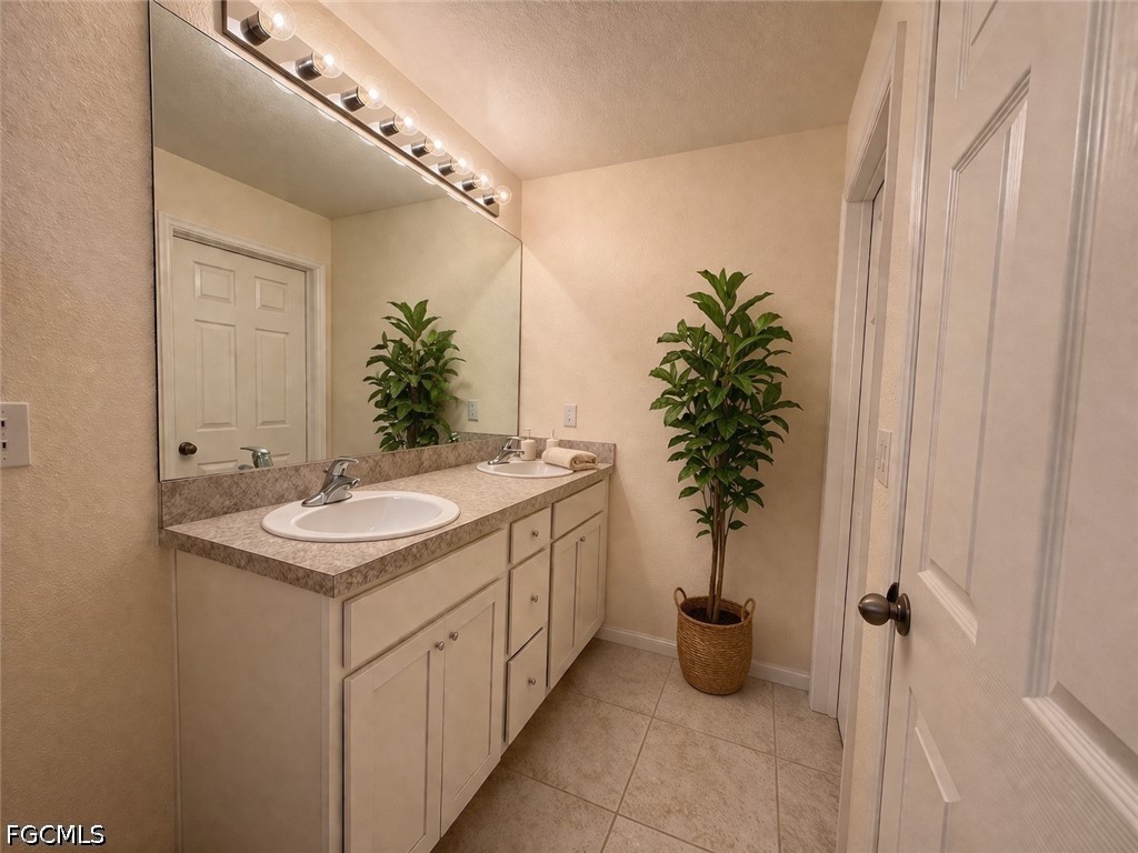 2804 NE 2nd Place Cape Coral FL 33909 2026023187 image13