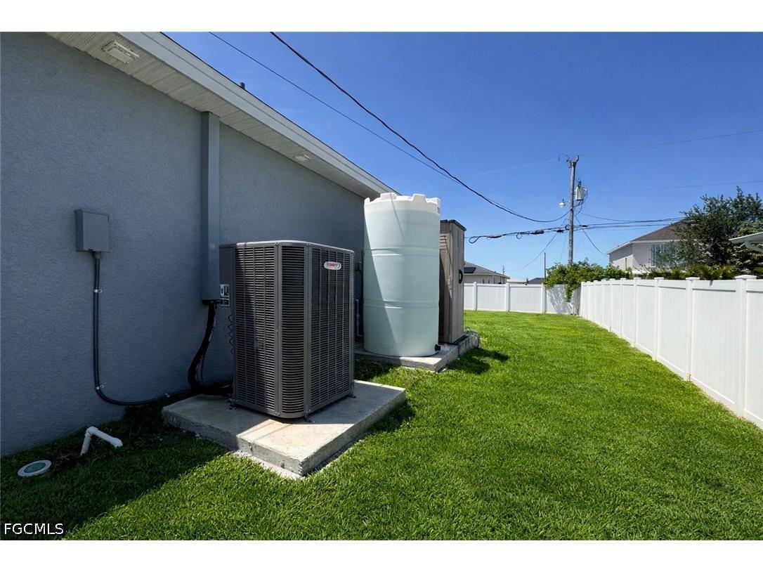 2804 NE 2nd Place Cape Coral FL 33909 2026023187 image4
