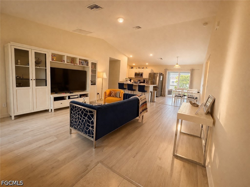 2804 NE 2nd Place Cape Coral FL 33909 2026023187 image6