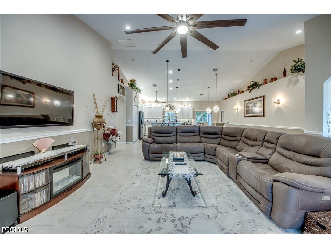 2804 NE 3rd Avenue Cape Coral FL 33909 2026027312 image10