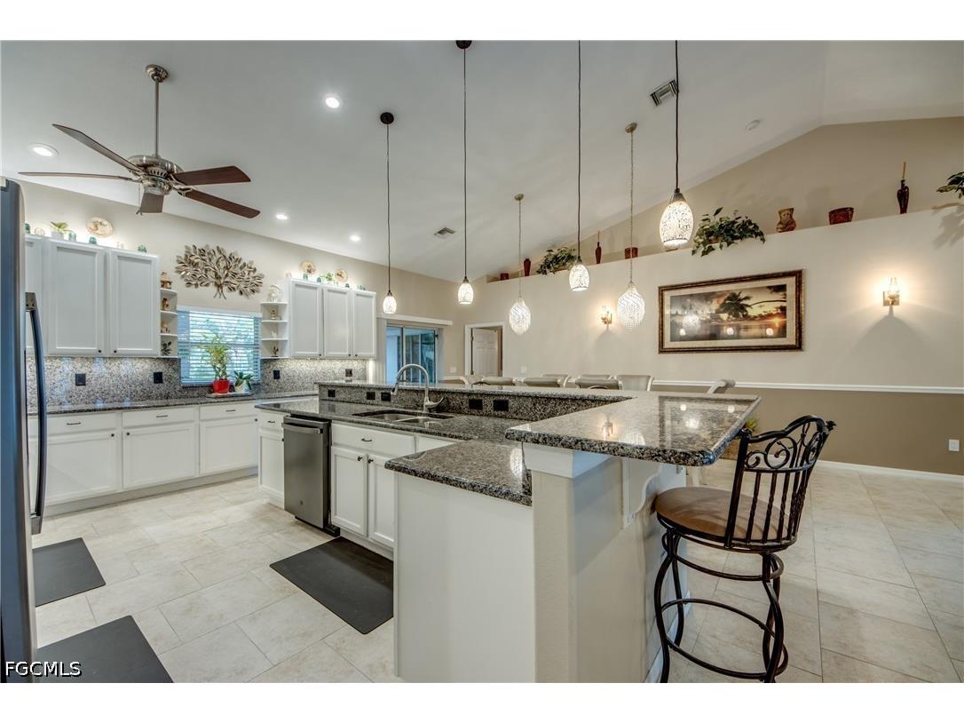 2804 NE 3rd Avenue Cape Coral FL 33909 2026027312 image11